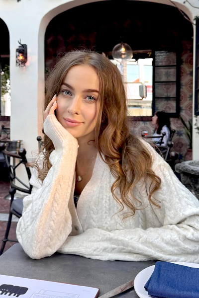 Graceful Radiance: Marianna, 26 y.o. from Kyiv, Ukraine — VeronikaLove