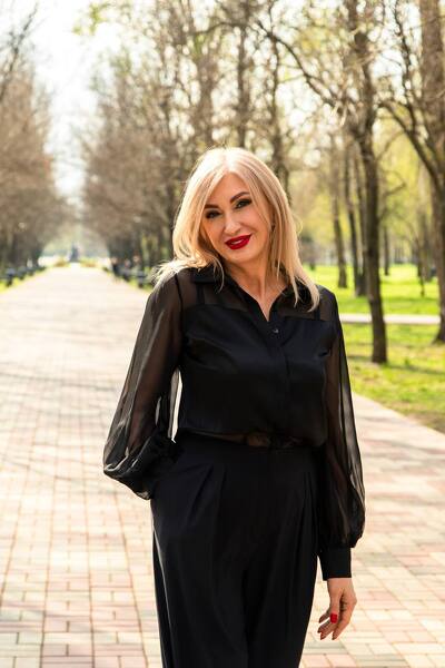 Sparkling Essence: Svitlana, 59 y.o. from Kryvyi Rih, Ukraine — VeronikaLove