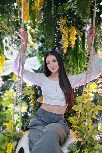 Magnetic Allure: Vladislava, 23 y.o. from Kyiv, Ukraine — VeronikaLove