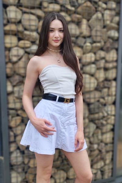 Magnetic Allure: Vladislava, 23 y.o. from Kyiv, Ukraine — VeronikaLove