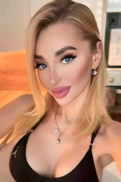 Enchanting Gaze: Alena, 29 y.o. from Dnipro, Ukraine — VeronikaLove