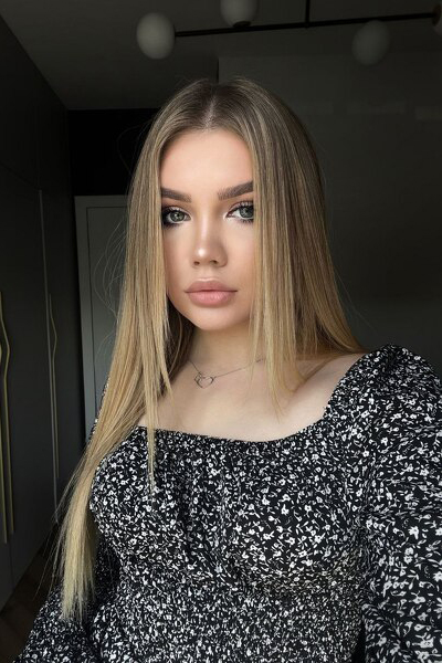 Captivating Beauty: Oksana, 24 y.o. from Wroclaw, Poland — VeronikaLove