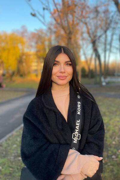 Captivating Maryna, 33 y.o. from Kryvyi Rih, Ukraine with Dark-brown hair — VeronikaLove