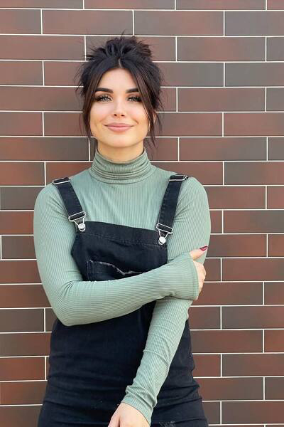 Captivating Maryna, 33 y.o. from Kryvyi Rih, Ukraine with Dark-brown hair — VeronikaLove