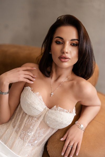 Elegant Enchantment: Iryna, 27 y.o. from Odesa, Ukraine — VeronikaLove