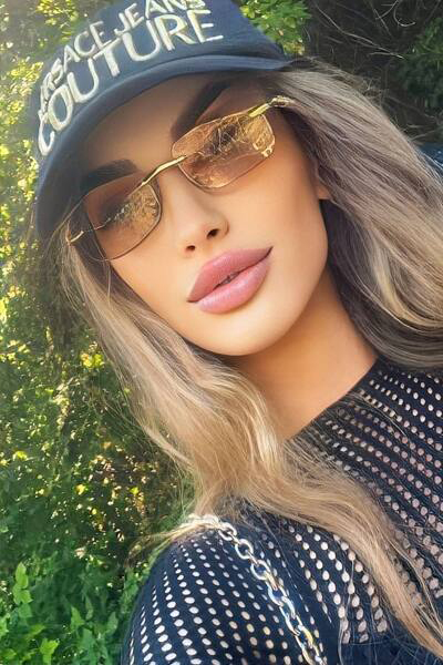 Dazzling Aura: Valentyna, 30 y.o. from Rivne, Ukraine — VeronikaLove