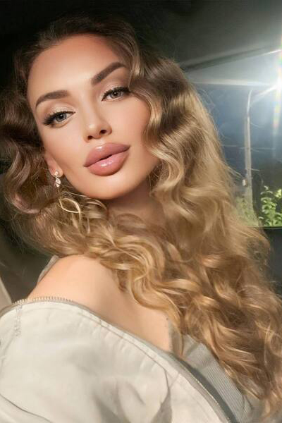 Dazzling Aura: Valentyna, 30 y.o. from Rivne, Ukraine — VeronikaLove