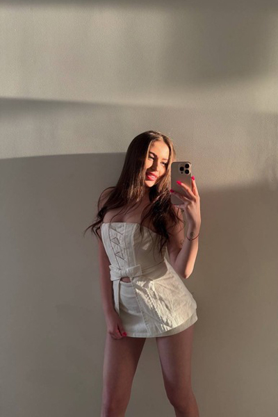 Graceful Charm: Victoriia, 22 y.o. from Dnipro, Ukraine — VeronikaLove