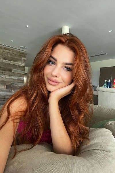 Enchanting Presence: Valeriya, 25 y.o. from Dubai, United Arab Emirates — VeronikaLove