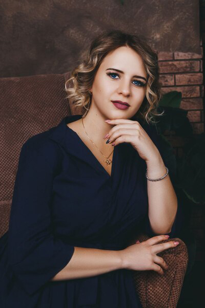 Alluring Violetta, 23 y.o. from Mykolaiv, Ukraine with Brown hair — VeronikaLove