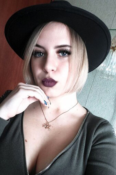 Alluring Violetta, 23 y.o. from Mykolaiv, Ukraine with Brown hair — VeronikaLove