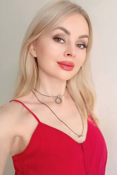 Timeless Beauty: Iryna, 44 y.o. from Vinnytsia, Ukraine — VeronikaLove