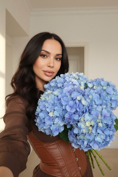 Angelic Grace: Anna, 37 y.o. from Kyiv, Ukraine — VeronikaLove