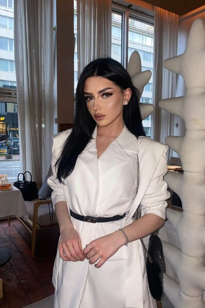 Joyful Oryna, 18 y.o. from Berlin, Germany with Brown hair — VeronikaLove