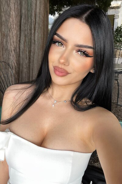 Joyful Oryna, 18 y.o. from Berlin, Germany with Brown hair — VeronikaLove