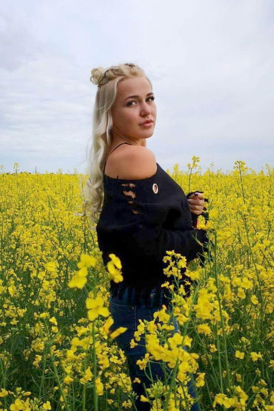 Captivating Beauty: Anastasiya, 27 y.o. from Kyiv, Ukraine — VeronikaLove