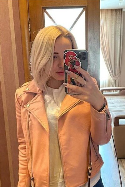 Captivating Beauty: Anastasiya, 27 y.o. from Kyiv, Ukraine — VeronikaLove