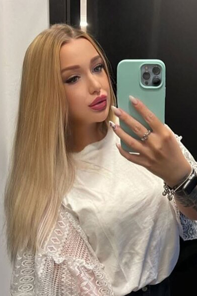 Captivating Beauty: Anastasiya, 27 y.o. from Kyiv, Ukraine — VeronikaLove