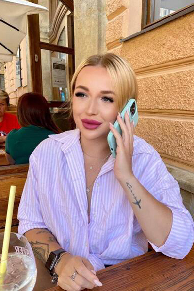 Captivating Beauty: Anastasiya, 27 y.o. from Kyiv, Ukraine — VeronikaLove