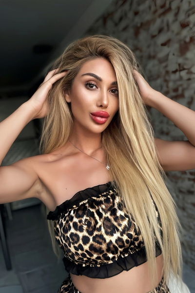 Graceful Charm: Ekaterina, 37 y.o. from Odesa, Ukraine — VeronikaLove