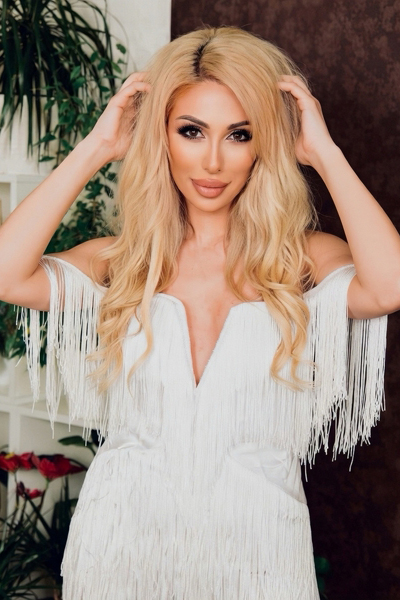 Graceful Charm: Ekaterina, 37 y.o. from Odesa, Ukraine — VeronikaLove