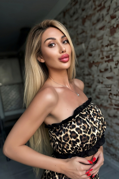 Graceful Charm: Ekaterina, 37 y.o. from Odesa, Ukraine — VeronikaLove