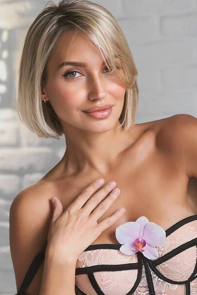 Enchanting Presence: Yana, 32 y.o. from Cherkasy, Ukraine — VeronikaLove