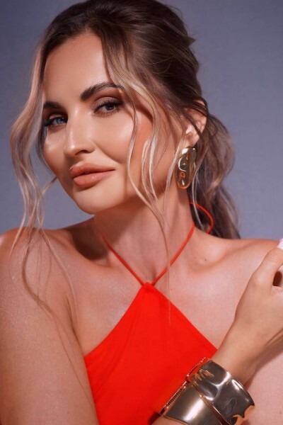 Ethereal Charm: Kateryna, 38 y.o. from Kharkiv, Ukraine — VeronikaLove