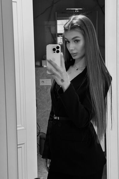 Magnetic Allure: Anzhela, 21 y.o. from Lutsk, Ukraine — VeronikaLove