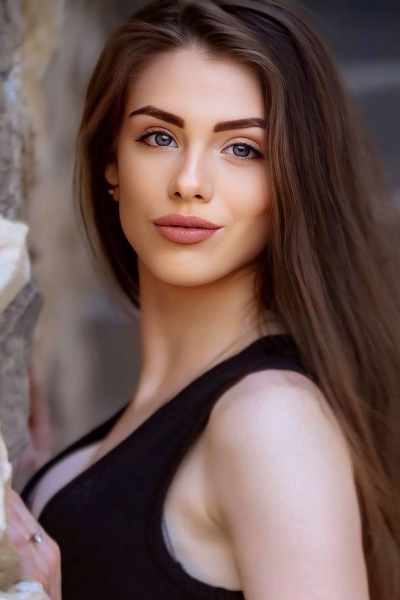 Elegant Hanna, 31 y.o. from Odesa, Ukraine with Brown hair — VeronikaLove