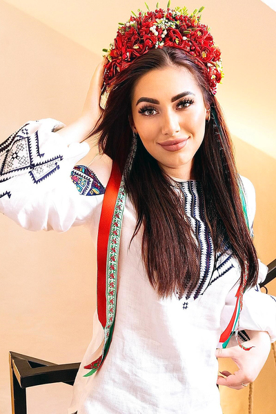 Timeless Grace: Albina, 30 y.o. from Kyiv, Ukraine — VeronikaLove