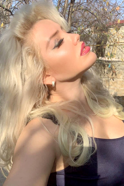 Graceful Presence: Yuliya, 35 y.o. from Kryvyi Rih, Ukraine — VeronikaLove