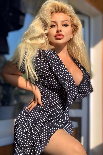 Graceful Presence: Yuliya, 35 y.o. from Kryvyi Rih, Ukraine — VeronikaLove