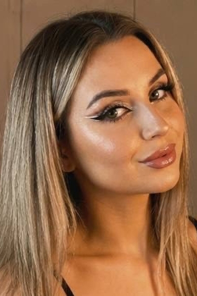 Dynamic Valeriya, 32 y.o. from Odesa region, Ukraine with Brown hair — VeronikaLove