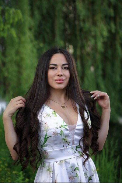 Enchanting Viktoriya, 38 y.o. from Kyiv, Ukraine with Brown hair — VeronikaLove