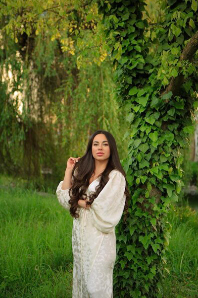 Enchanting Viktoriya, 38 y.o. from Kyiv, Ukraine with Brown hair — VeronikaLove