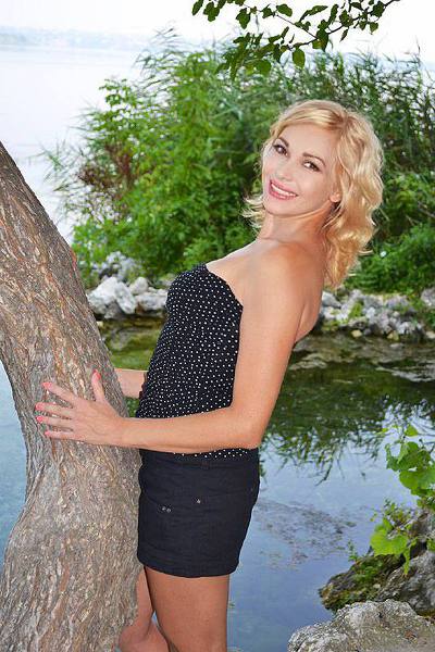 Whimsical Viktoriya, 42 y.o. from Kherson, Ukraine with Blonde hair — VeronikaLove