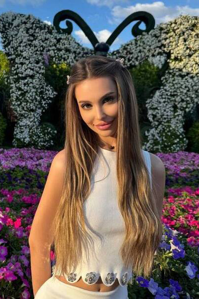 Captivating Elegance: Kseniya, 21 y.o. from Kherson, Ukraine — VeronikaLove