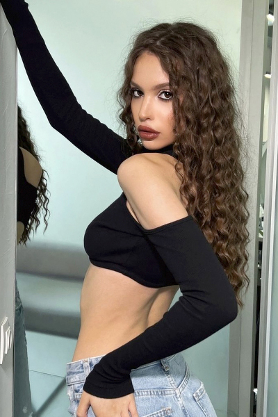 Captivating Elegance: Kseniya, 21 y.o. from Kherson, Ukraine — VeronikaLove