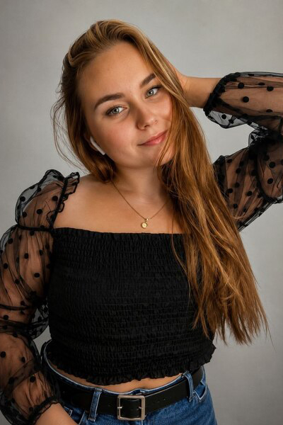 Magnetic Allure: Marianna, 27 y.o. from Dnipro, Ukraine — VeronikaLove