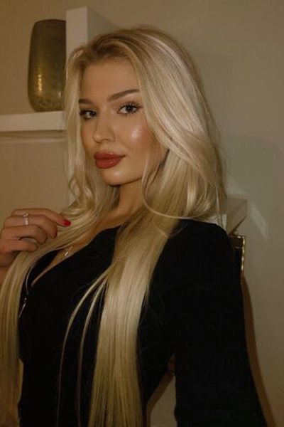 Enigmatic Allure: Evelina, 24 y.o. from Municipiul Bucuresti, Romania — VeronikaLove