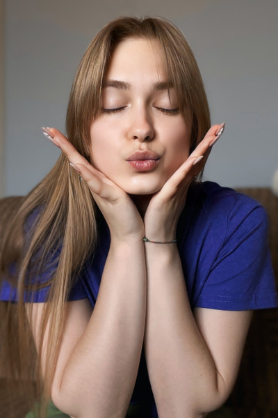 Ethereal Charm: Dariia, 24 y.o. from Bila Tserkva, Ukraine — VeronikaLove