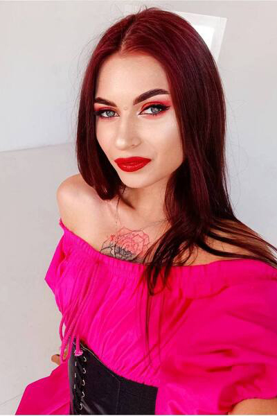 Enthralling Gaze: Marina, 22 y.o. from Zaporizhzhia, Ukraine — VeronikaLove