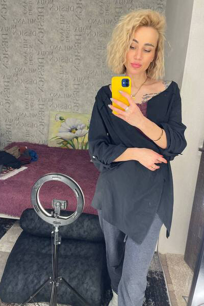 Alluring Zhanna, 37 y.o. from Kryvyi Rih, Ukraine with Blonde hair — VeronikaLove