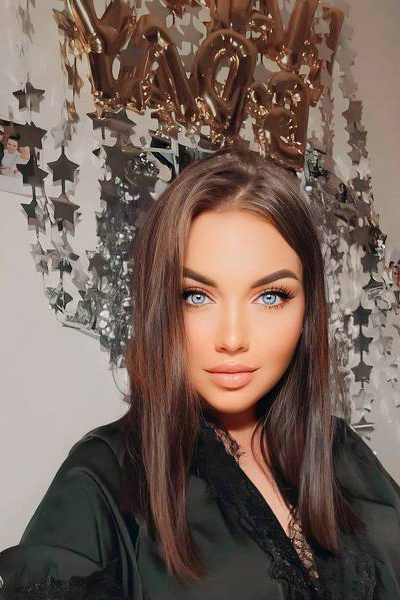 Charming Vladislava, 29 y.o. from Chernihiv, Ukraine with Chestnut hair — VeronikaLove