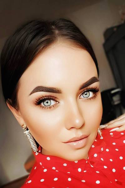 Charming Vladislava, 29 y.o. from Chernihiv, Ukraine with Chestnut hair — VeronikaLove