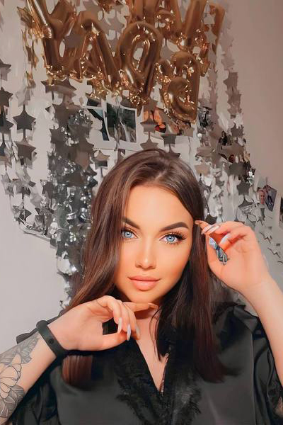 Charming Vladislava, 29 y.o. from Chernihiv, Ukraine with Chestnut hair — VeronikaLove
