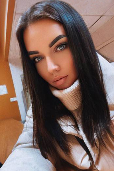 Charming Vladislava, 29 y.o. from Chernihiv, Ukraine with Chestnut hair — VeronikaLove