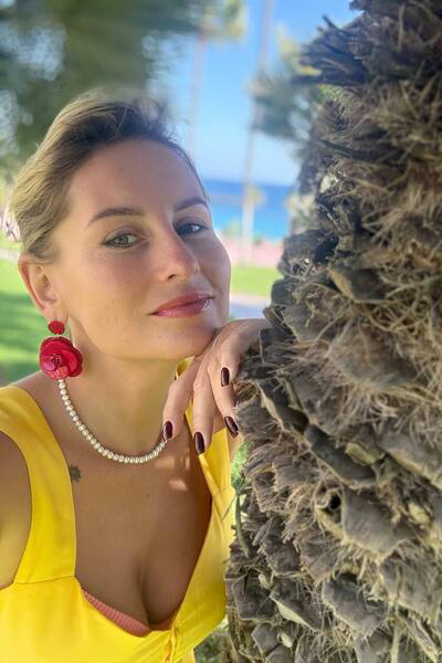 Graceful Radiance: Maryna, 40 y.o. from Ivano-Frankivsk, Ukraine — VeronikaLove