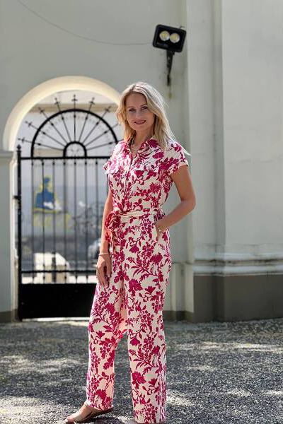 Graceful Radiance: Maryna, 40 y.o. from Ivano-Frankivsk, Ukraine — VeronikaLove